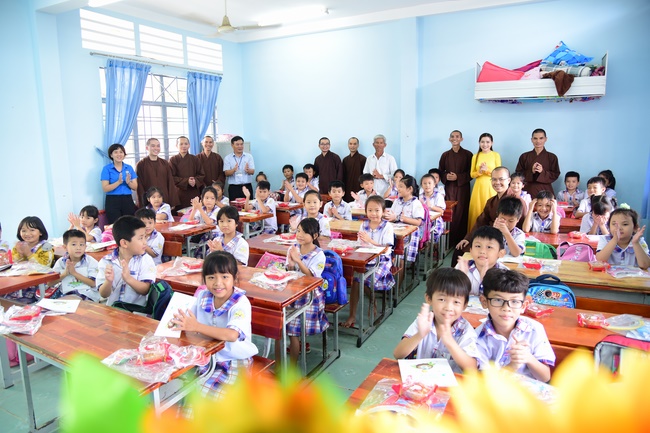 Spreading the love on Mid-Autumn Festival in Tay Ninh