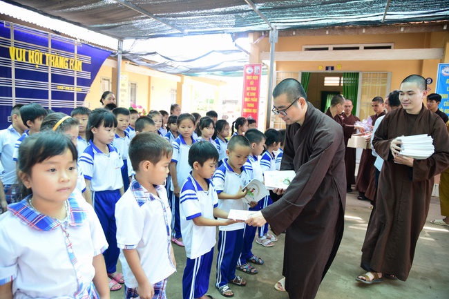 Spreading the love on Mid-Autumn Festival in Tay Ninh