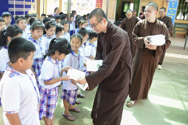 Spreading the love on Mid-Autumn Festival in Tay Ninh