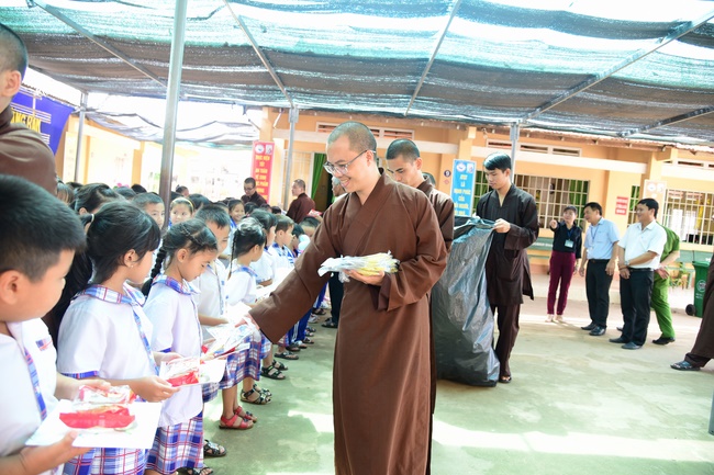 Spreading the love on Mid-Autumn Festival in Tay Ninh