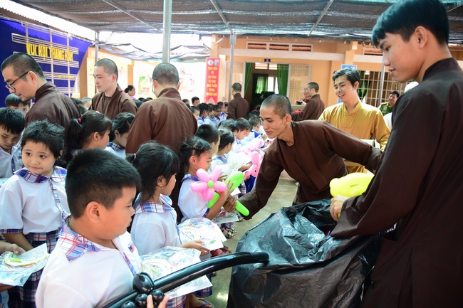Spreading the love on Mid-Autumn Festival in Tay Ninh