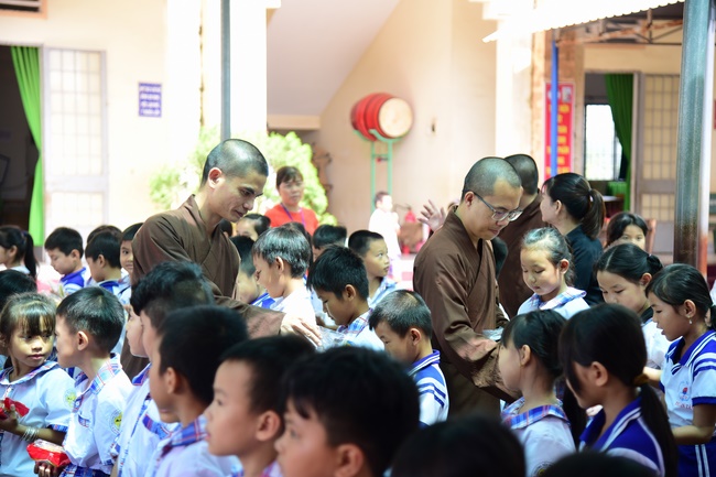Spreading the love on Mid-Autumn Festival in Tay Ninh