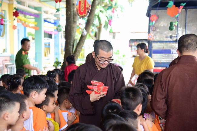 Spreading the love on Mid-Autumn Festival in Tay Ninh