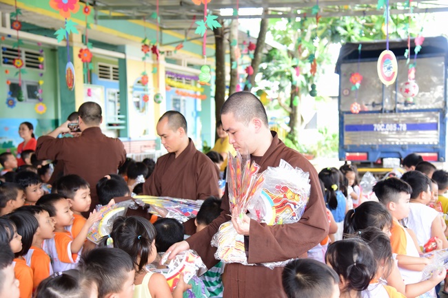 Spreading the love on Mid-Autumn Festival in Tay Ninh