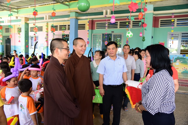 Spreading the love on Mid-Autumn Festival in Tay Ninh
