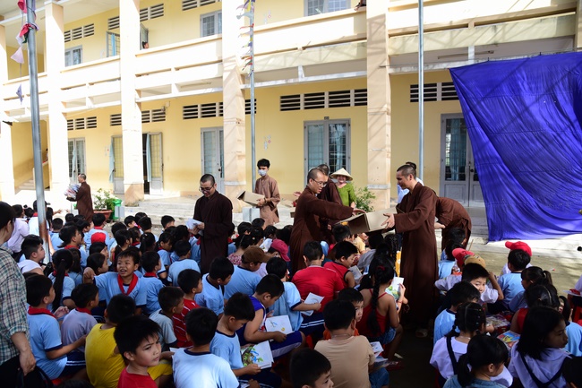 Spreading the love on Mid-Autumn Festival in Tay Ninh