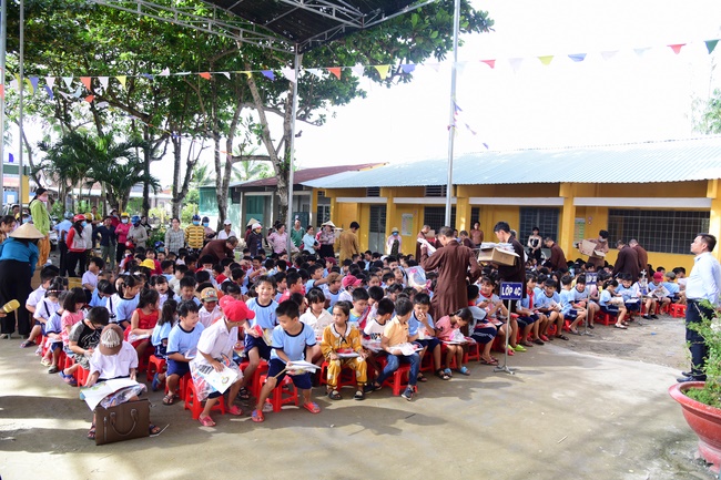 Spreading the love on Mid-Autumn Festival in Tay Ninh