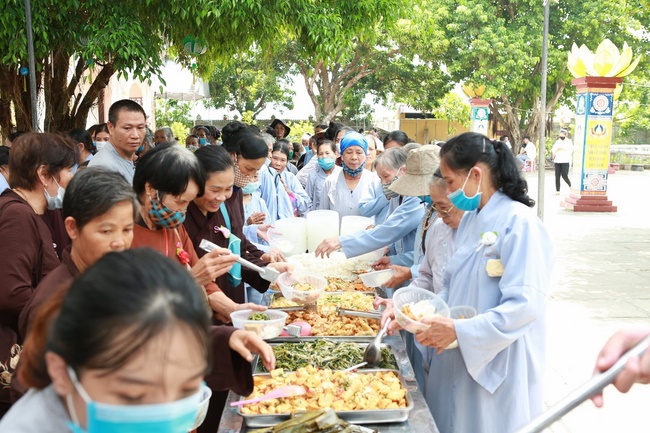 The Great Ullambana Ceremony at Dong Cao Pagoda in Thanh Hoa