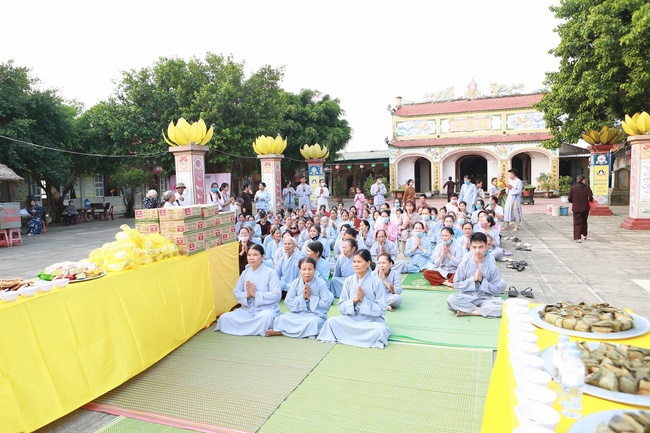 The Ullambana dharma assembly of filial piety  at Dong Cao Pagoda