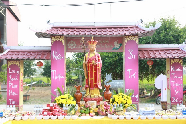 The Ullambana dharma assembly of filial piety  at Dong Cao Pagoda