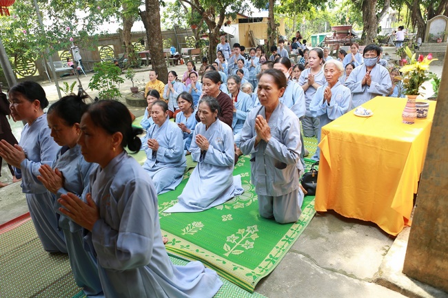 The Ullambana dharma assembly of filial piety  at Dong Cao Pagoda