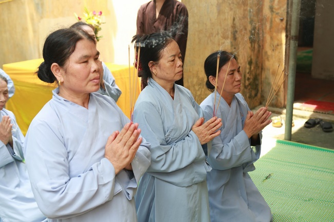 The Ullambana dharma assembly of filial piety  at Dong Cao Pagoda