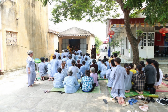The Ullambana dharma assembly of filial piety  at Dong Cao Pagoda