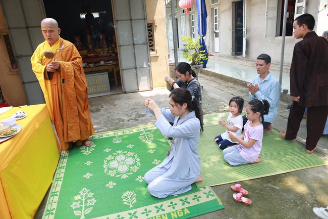 The Ullambana dharma assembly of filial piety  at Dong Cao Pagoda