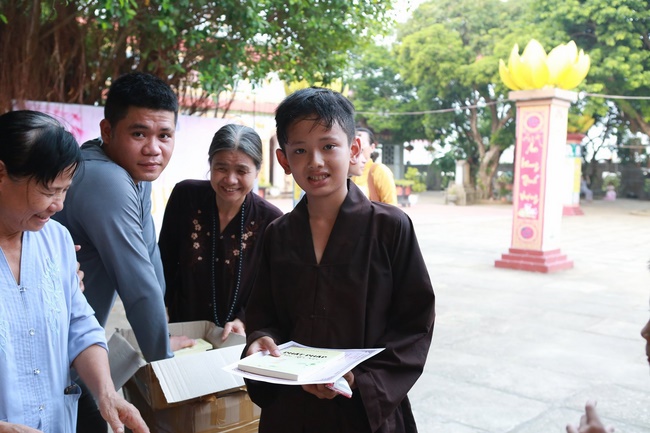 The Ullambana dharma assembly of filial piety  at Dong Cao Pagoda