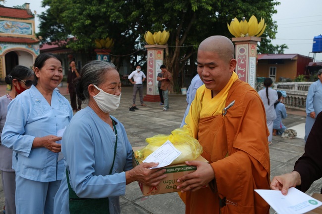 The Ullambana dharma assembly of filial piety  at Dong Cao Pagoda