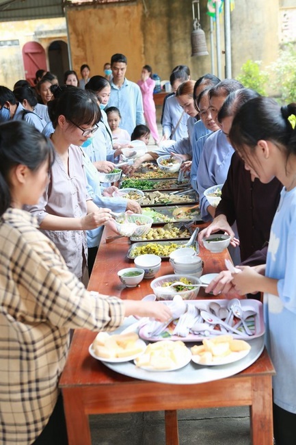 The Ullambana dharma assembly of filial piety  at Dong Cao Pagoda