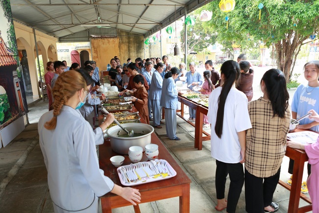 The Ullambana dharma assembly of filial piety  at Dong Cao Pagoda