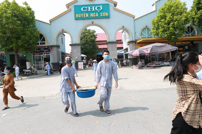 The Ullambana dharma assembly of filial piety  at Dong Cao Pagoda