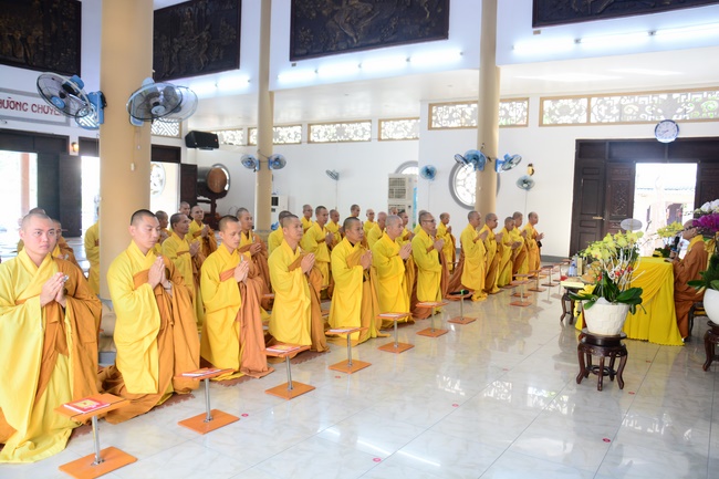 Wishing a long life to the Senior Abbot