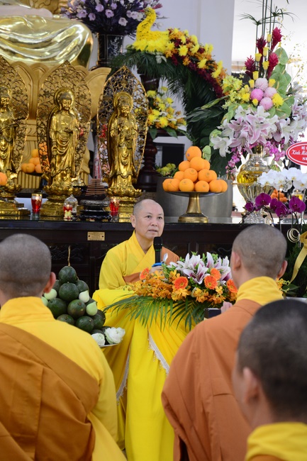 Wishing a long life to the Senior Abbot