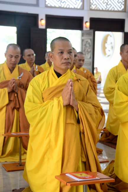 Wishing a long life to the Senior Abbot