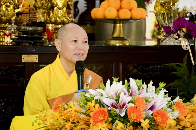 Wishing a long life to the Senior Abbot