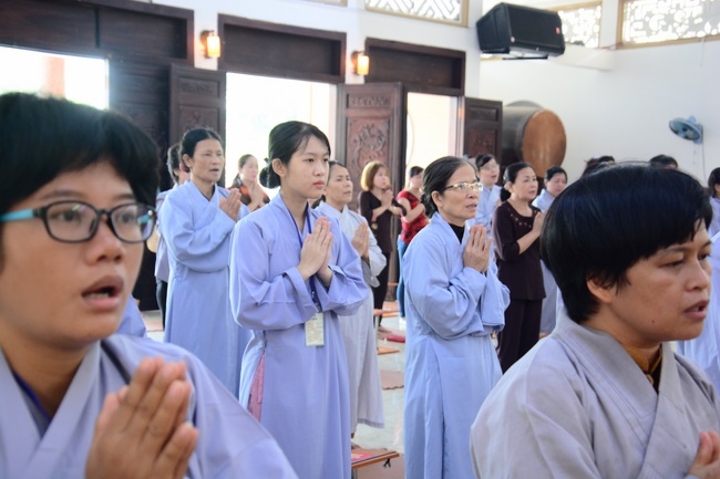 Wishing a long life to the Senior Abbot