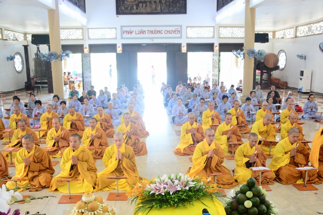 Wishing a long life to the Senior Abbot