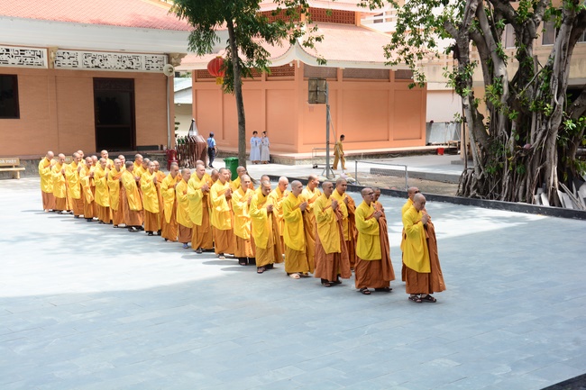 Wishing a long life to the Senior Abbot