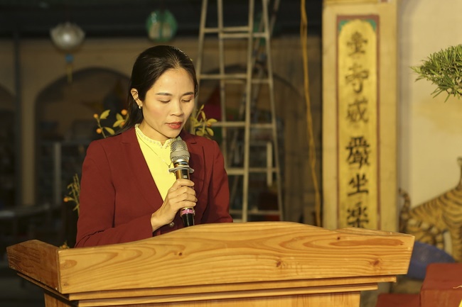 Hoa đăng kỷ niệm đức Phật A Di Đà tại chùa Đống Cao, Thanh Hóa