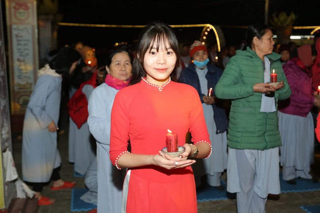 Hoa đăng kỷ niệm đức Phật A Di Đà tại chùa Đống Cao, Thanh Hóa