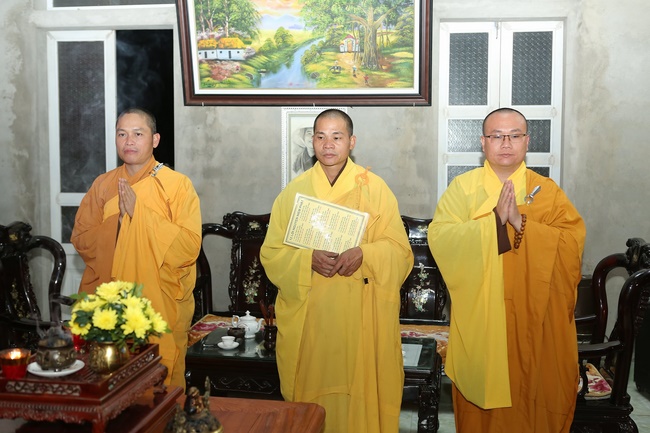 Hoa đăng kỷ niệm đức Phật A Di Đà tại chùa Đống Cao, Thanh Hóa