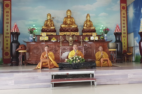 The 10th retreat “Practice as the Buddha's Teachings” at Dong Cao Pagoda