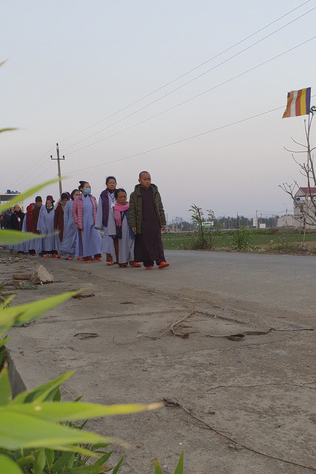 The 10th retreat “Practice as the Buddha's Teachings” at Dong Cao Pagoda