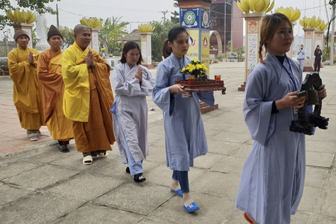 The 10th retreat “Practice as the Buddha's Teachings” at Dong Cao Pagoda