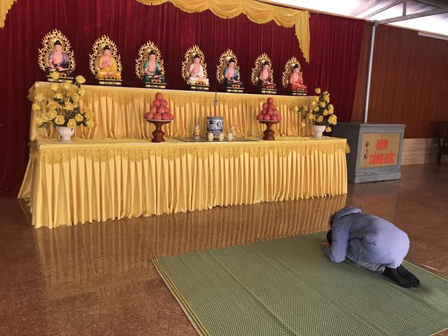 Chùa Tiêu Dao hướng dẫn oai nghi của người Phật tử