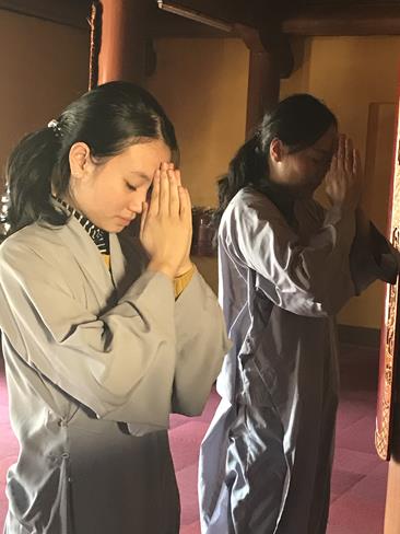 Chùa Tiêu Dao hướng dẫn oai nghi của người Phật tử