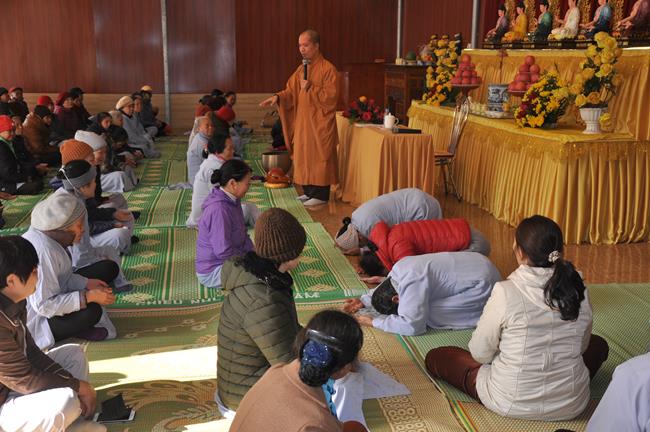 Chùa Tiêu Dao hướng dẫn oai nghi của người Phật tử