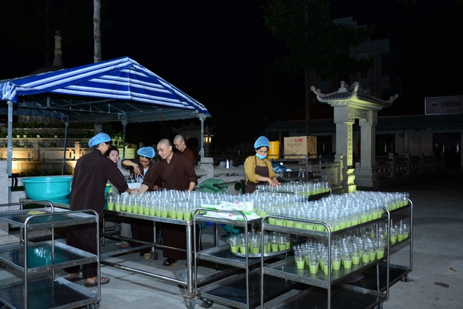 The 3rd gratitude ceremony to the disciples.