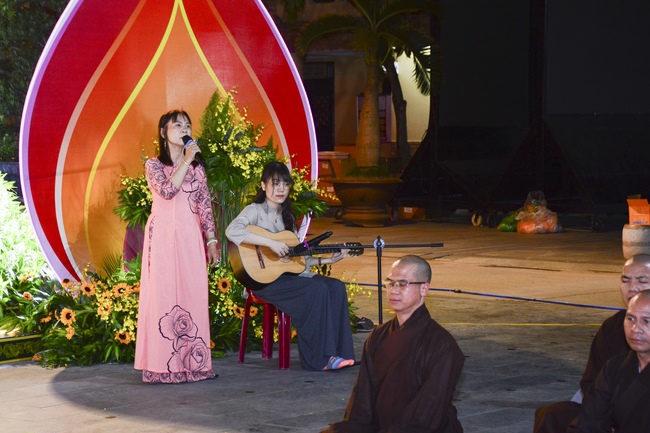The 3rd gratitude ceremony to the disciples.