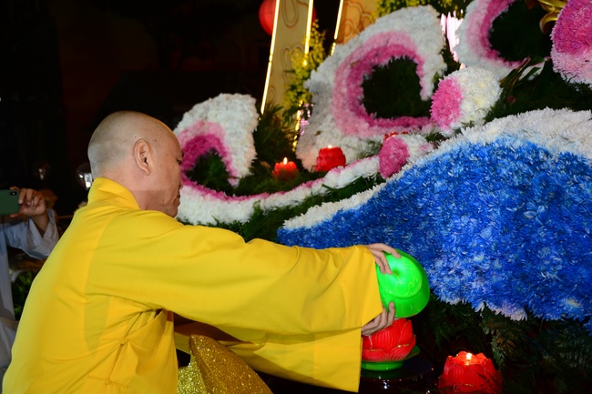 The 3rd gratitude ceremony to the disciples.