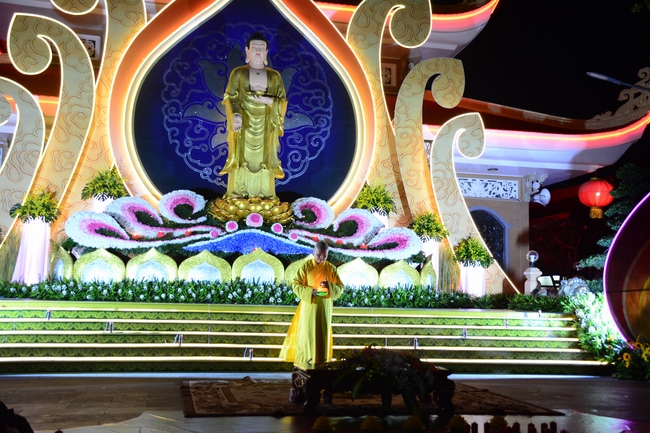 The 3rd gratitude ceremony to the disciples.