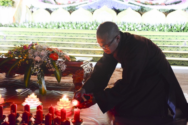 The 3rd gratitude ceremony to the disciples.