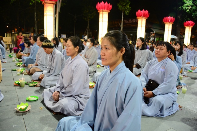 The 3rd gratitude ceremony to the disciples.