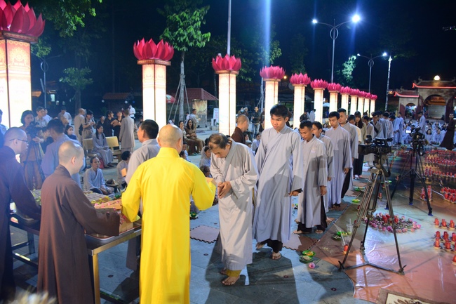 The 3rd gratitude ceremony to the disciples.