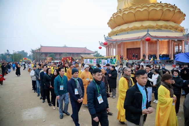 The inauguration ceremony of Buddha Shakyamuni statue 42m at Phuc Lac pagoda, Nghe An