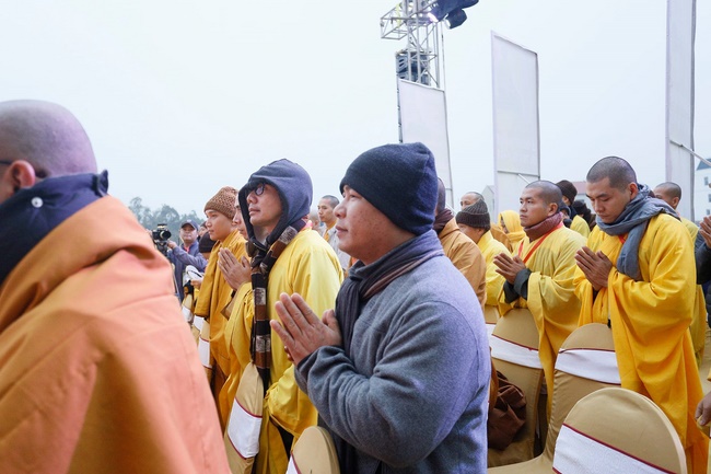 The inauguration ceremony of Buddha Shakyamuni statue 42m at Phuc Lac pagoda, Nghe An