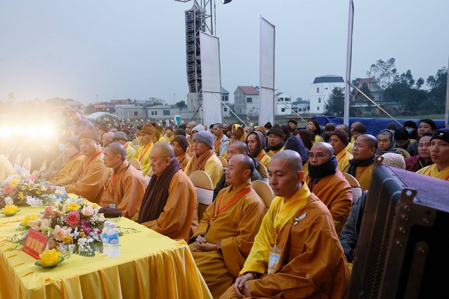 The inauguration ceremony of Buddha Shakyamuni statue 42m at Phuc Lac pagoda, Nghe An