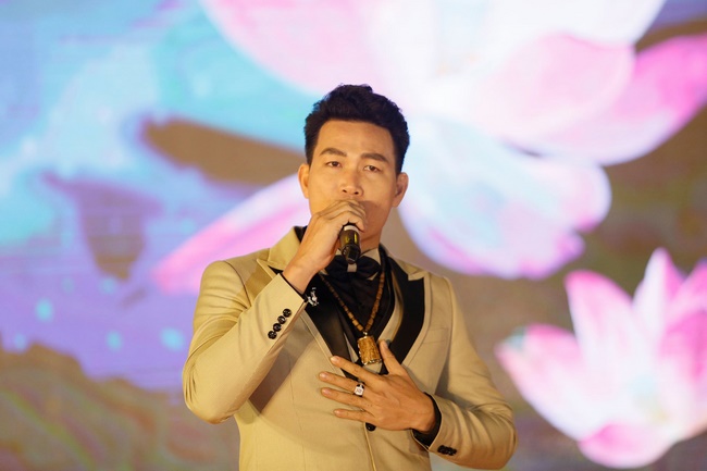 The inauguration ceremony of Buddha Shakyamuni statue 42m at Phuc Lac pagoda, Nghe An